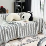 accessoire de salon tissé gris clair