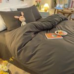 décoration intérieure housse de couette gris foncé