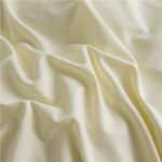 drap housse en satin blanc cassé