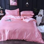 ensemble literie rose type satin