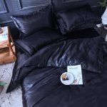 housse de couette chic noir type satin