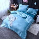 literie bleu ciel type satin