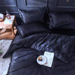 literie complète noir type satin
