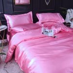 literie rose bonbon type satin